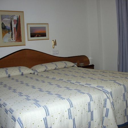 Hostal La Barretina Figueres (Girona) Exterior foto